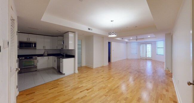 150 Saint Paul St unit 202, Brookline, MA 02446 - photo 6