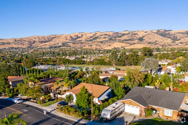 Creekside homes feature a variety of landscaping styles, from lawns to xeriscaping.