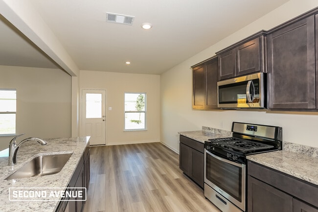 9704 Sierra Grande Dr, Fort Worth, TX 76140 - photo 3