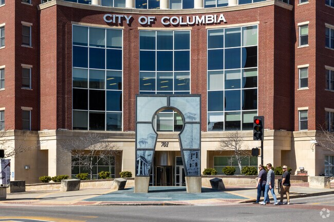 Downtown Columbia is 7 minutes from College Park and offers locals endless shopping, dining, events and nightlife.