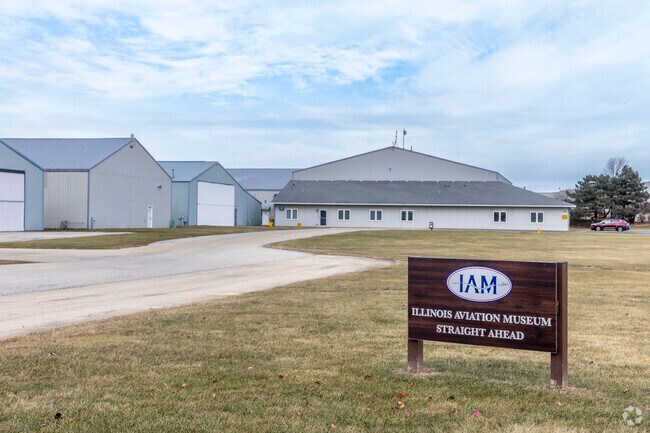 Hickory Oaks residents have great access to the Illinois Aviation Museum.