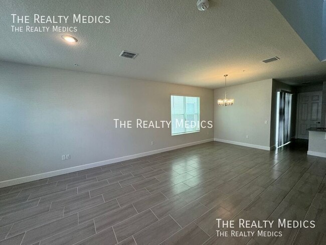 419 Scotsman Place, Debary, FL 32713 - photo 2