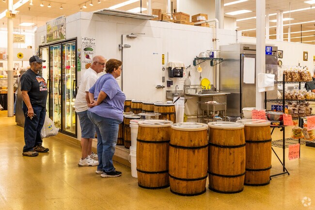 Kingsville can shop at the Joppa Amish Market every Thursday, Friday and Saturday.
