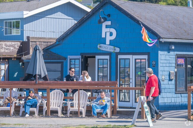 Drive five minutes from Fairmount Park to grab a drink on the Beach at Beach Bar.