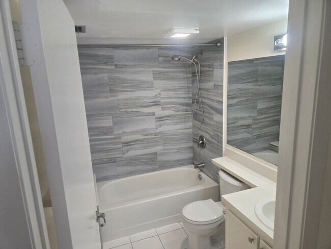 1455 SW Silver Pine Way unit 106-D2, Palm City, FL 34990 - photo 6