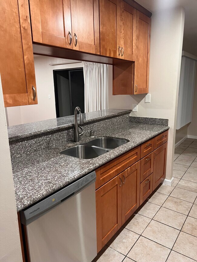 281 Juana Ave unit 304, San Leandro, CA 94577 - photo 4