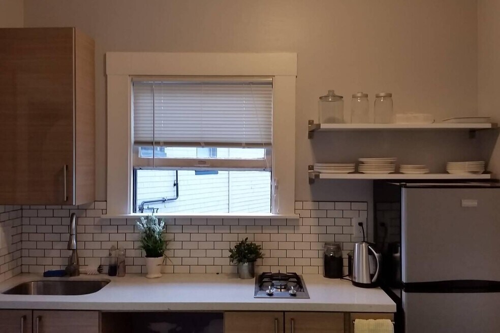 1465 1st Ave unit 1469B, Oakland, CA 94606 - photo 1