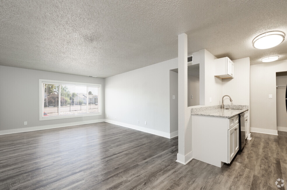 2BR, 1BA - 855SF - Living Room