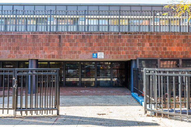 P. S. 398 has a student-teacher ratio of 10 to 1