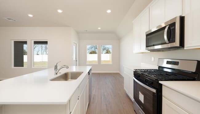 1117 E Stetson Ln, Mustang, OK 73064 - photo 4