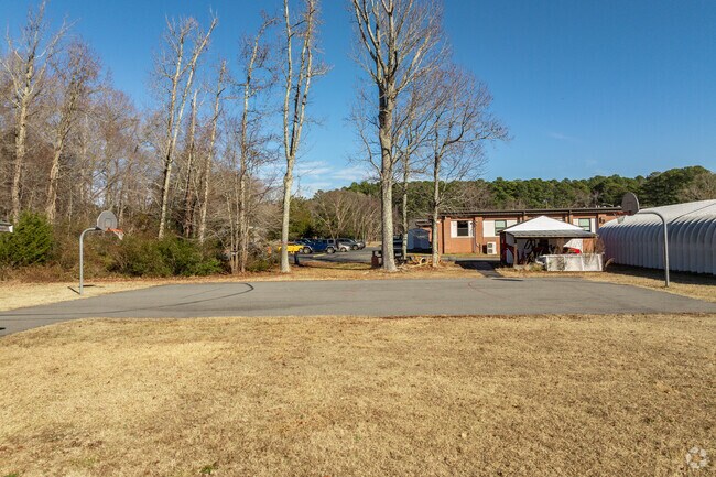 Thomas Hunter Middle School scores a B in diversity from Niche.