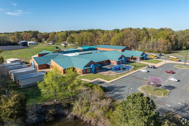 Grasonville Elementary School in Grasonville Helps students strive for greatness.