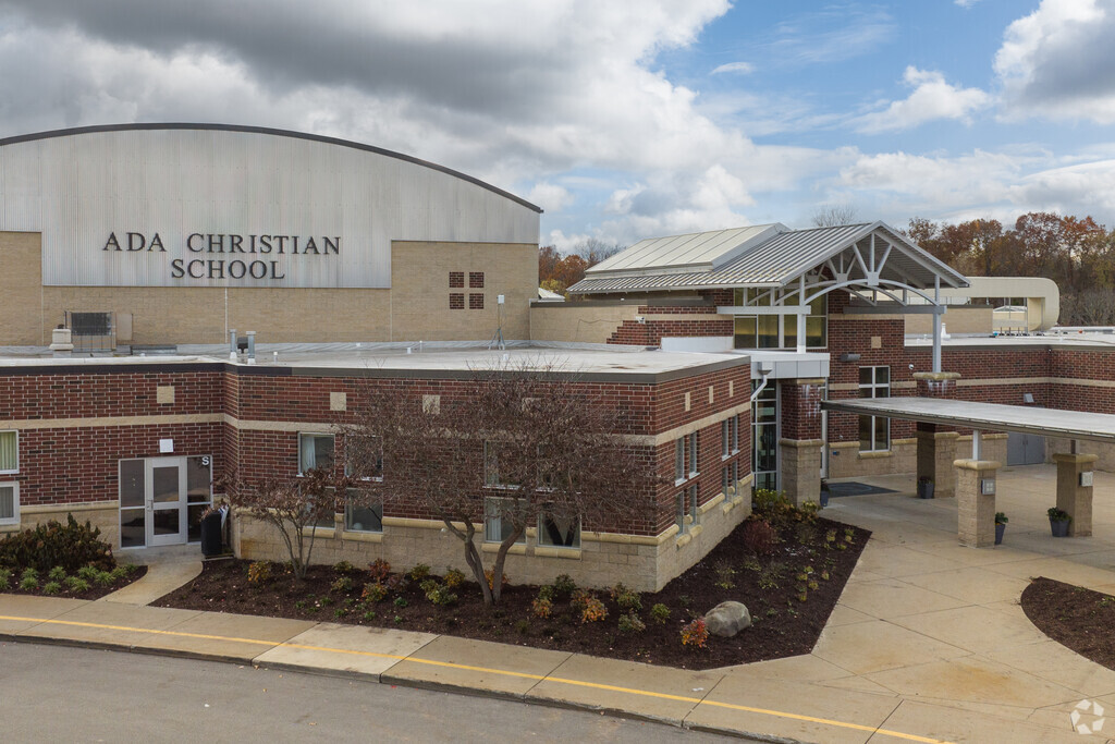 Ada Christian School averages 500 students with a 23 to 1 student teacher ratio.