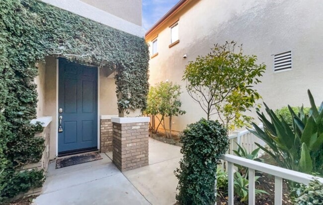 24130 Tango Dr, Valencia, CA 91354 - photo 3