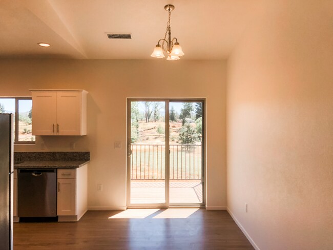 6020 Peck Ln unit A, Paradise, CA 95969 - photo 4