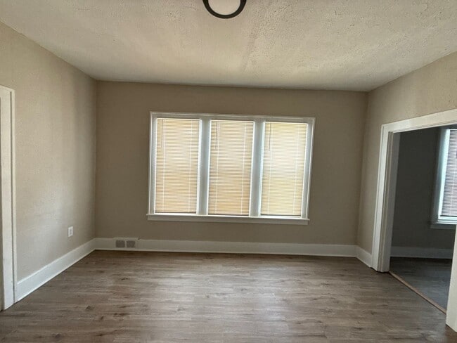 9142 Isham, Detroit, MI 48213 - photo 2