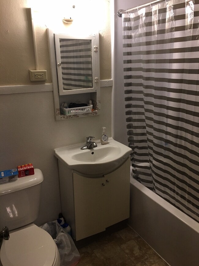 741 Melrose Ave unit .  9, Iowa City, IA 52246 - photo 7