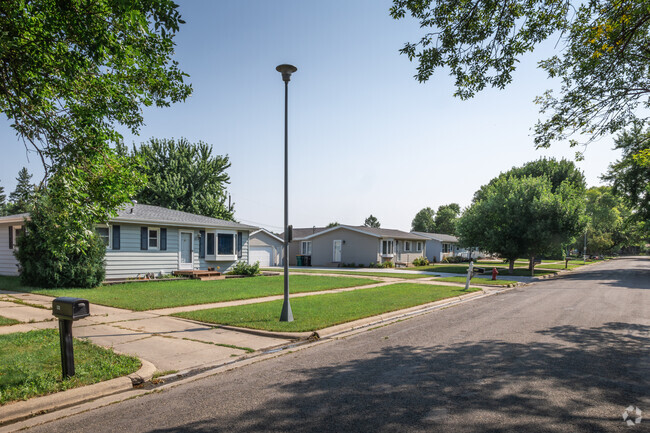 Find homes with spacious lawns and long driveways in Berger.