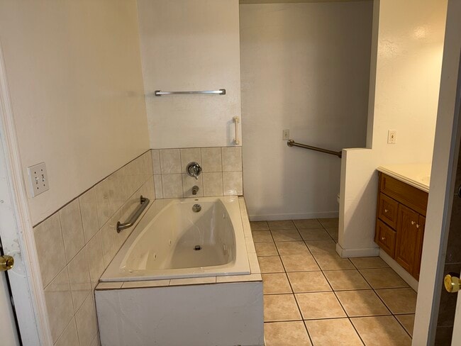 1402 E Diamond St, Phoenix, AZ 85006 - photo 7