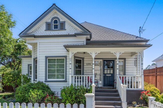 Admire Victorian homes—classic architecture with timeless elegance and intricate details.