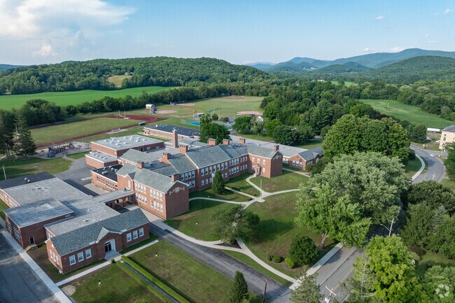 Salem High School is ranked #1635 in national rankings.