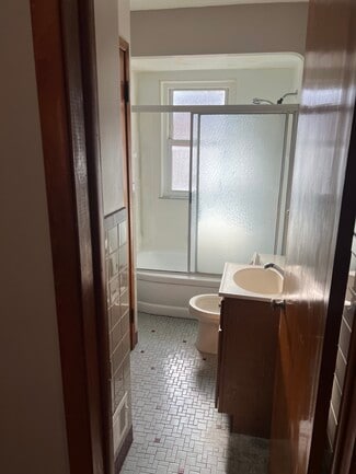 6125 Ridge Rd, Parma, OH 44129