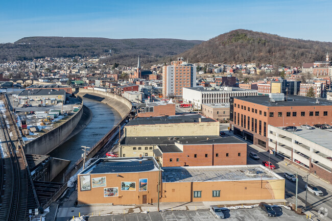 The North Branch Potomac River cuts through the city of Cumberland.