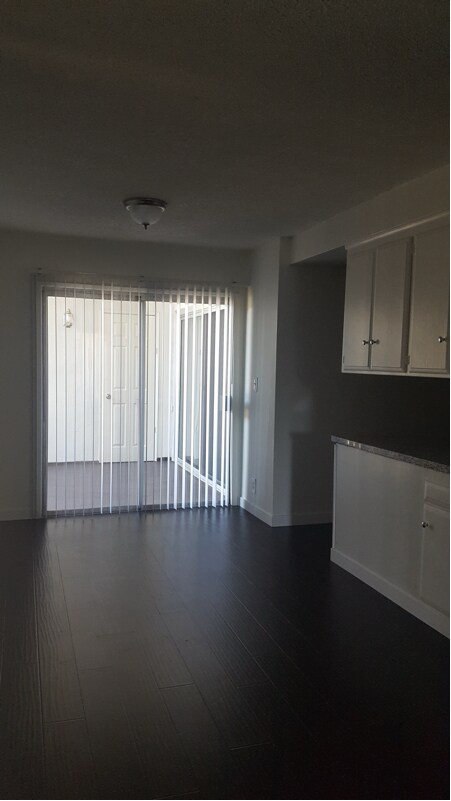 20880 Ventura Blvd, Los Angeles, CA 91364