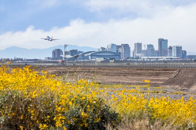 Phoenix Sky Harbor Airport is a short 10 minute drive from Midtown Phoenix.