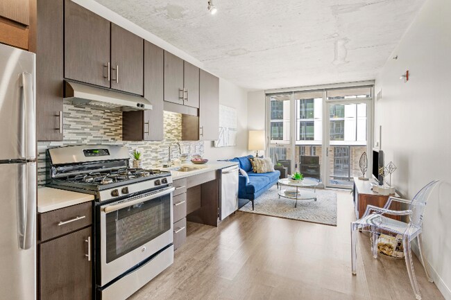 5 S Green St, Chicago, IL 60607 - photo 6