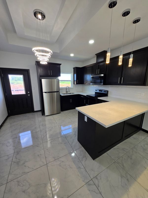 1024 N Blair Ave, Edinburg, TX 78541 - photo 2