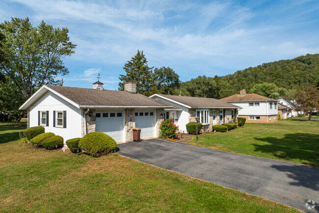 Some ranch homes in Fairlawn come with two car garages.