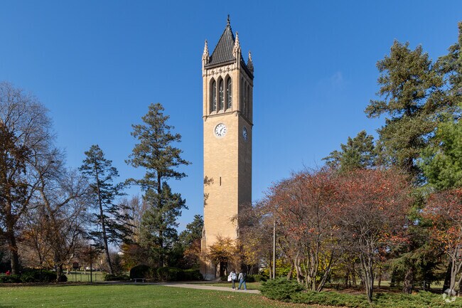 Grand-Summit is influenced by the vibrant culture of nearby Iowa State University.