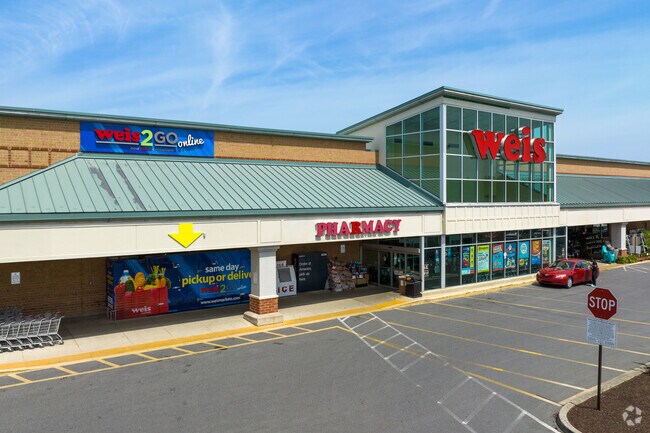 Residents in Scaggsville enjoy several amenities along Route 1, including Weis Grocery.