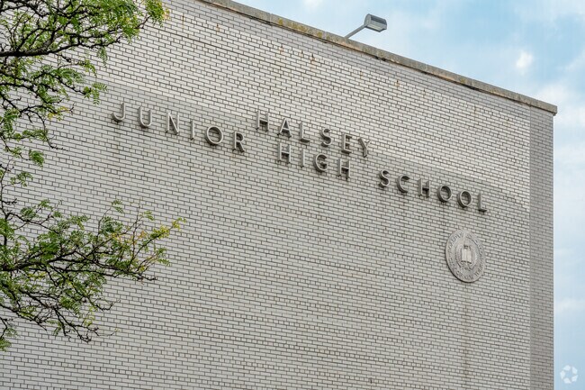 Evergreen Middle School-Urban Exploration provides a safe, positive environment for students.