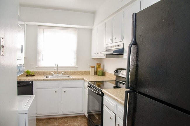 Buckingham Place, Norfolk, VA 23508 - photo 3