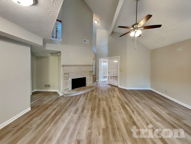 623 Lockhart Ct NE, Marietta, GA 30066 - photo 2