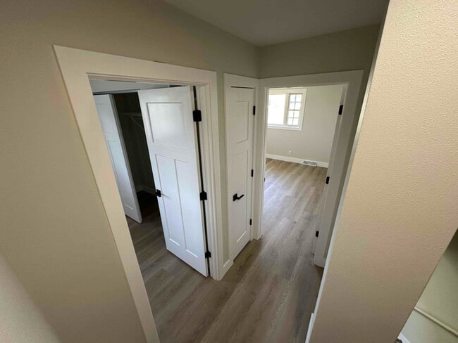 407 W 65th St, Davenport, IA 52806 - photo 6