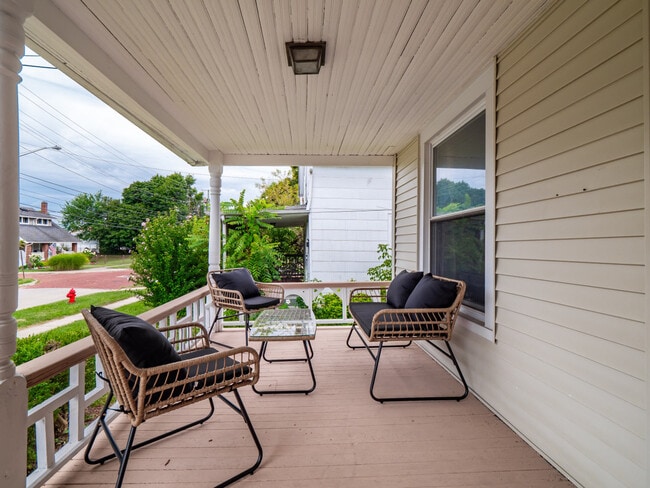 679 Washington St unit ID1271290P, Bedford, OH 44146 - photo 6