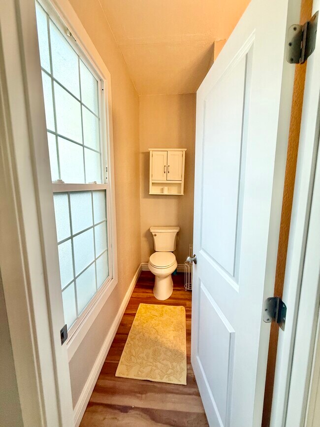 517 13th St unit C, Sacramento, CA 95814 - photo 6