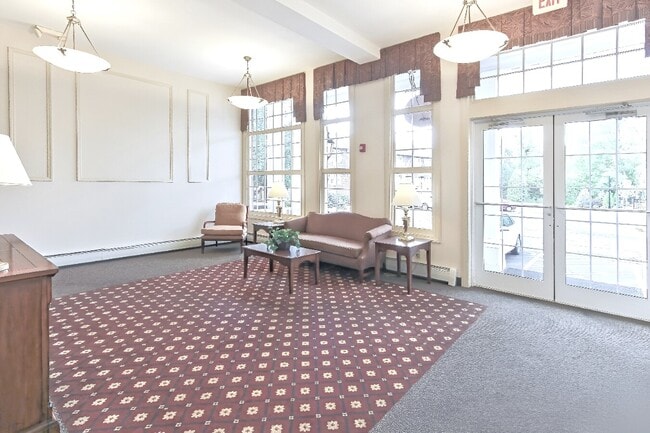 Hampshire, Schenectady, NY 12309 - photo 5