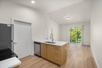 8417 SW 24th Ave Unit 314, Portland, OR 97219