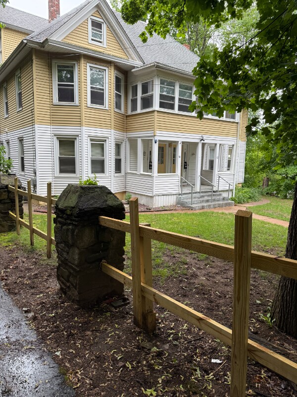 2-12 Arch St, Manchester, CT 06040