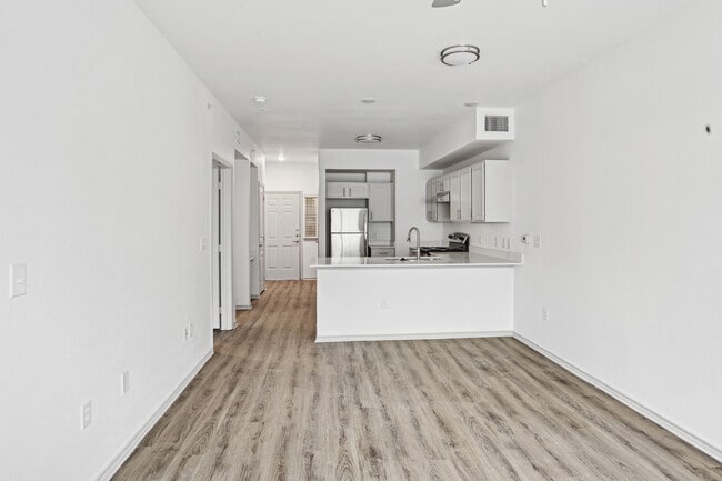 Heritage Pointe Senior 55+”, Austin, TX 78721 - photo 3