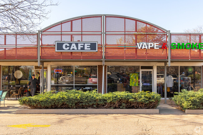 Cups Community Coffee in the Ponds at Overland neighborhood, is a great spot for an afternoon pick me up.