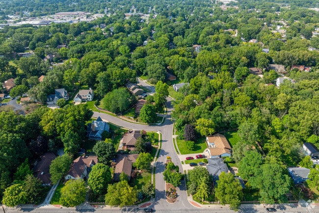 Jesco Hills Estates is located 1.5 miles from downtown Lafayette.