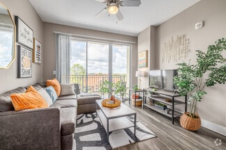 1360 W University Ave, Gainesville, FL 32601