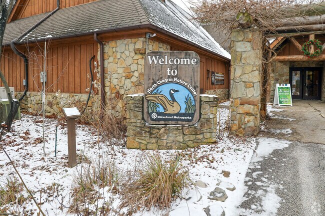 North Chagrin Reservation features a Nature Center that educates visitors about local wildlife and native flora.