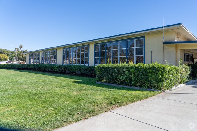 Students thrive with diverse programs at Walter L. Bachrodt Elementary in the heart of San Jose.