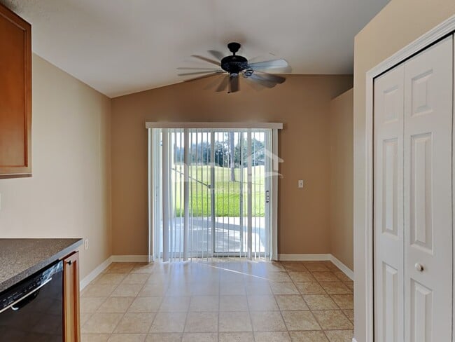 34842 Marsh Glen Ct, Zephyrhills, FL 33541 - photo 4